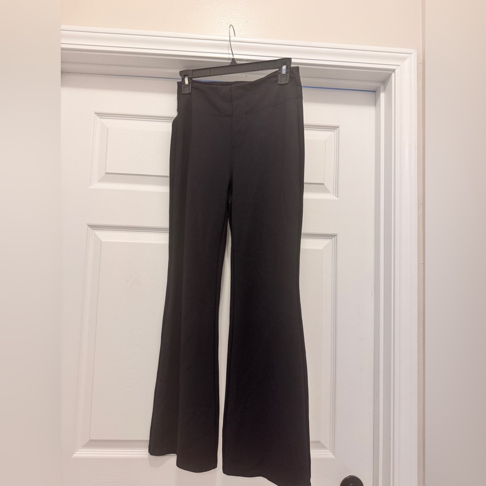HALARA Flex Sculpknit High Waisted Backside Pocket Slight Flare Pant Sm/P Black